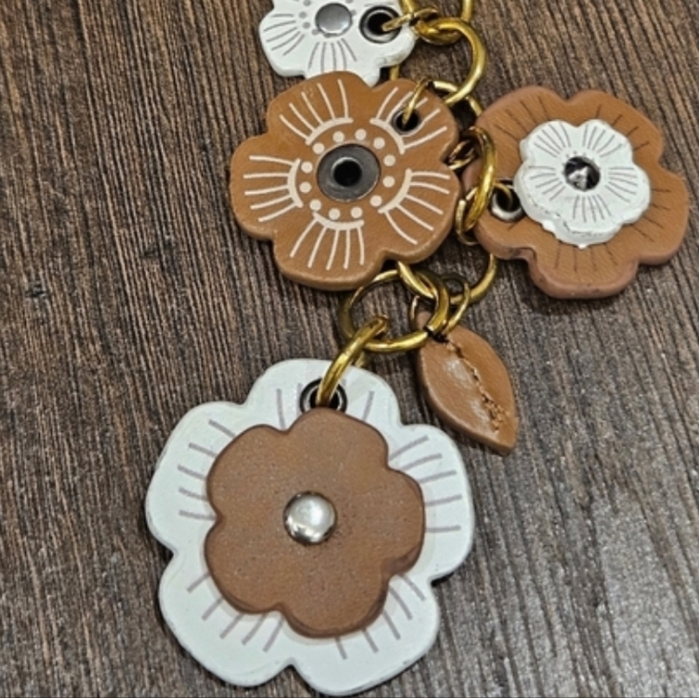LAST ONE ❗️NEW Vegan Leather Floral Bag Charm/Keychain - Picture 5 of 5